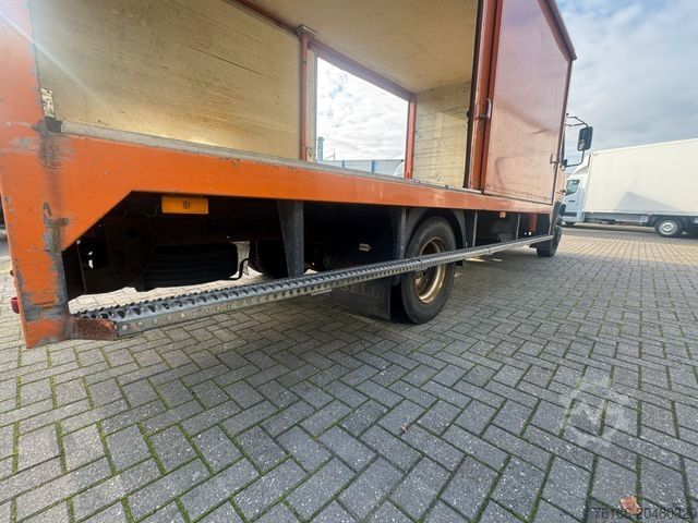 LKW mit Kofferaufbau MERCEDES-BENZ 816 D VARIO Koffer *Ahk*