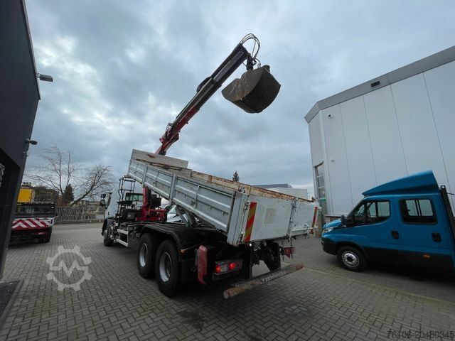 Autokran RENAULT Premium Lander 310.26 6x4 Kipper /Kran