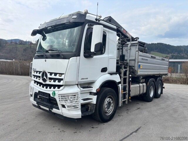 üç taraflı damperli kamyon Mercedes-Benz Arocs 2846 Kipper+HIAB 232-5