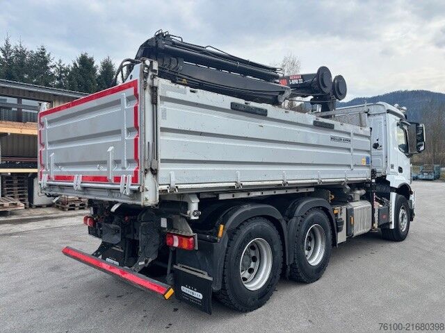 üç taraflı damperli kamyon Mercedes-Benz Arocs 2846 Kipper+HIAB 232-5