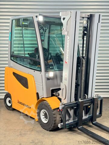 Elektryczne 4 koła Jungheinrich EFG 430k - Nur 3490 Std- Service Neu-Batterie 90%