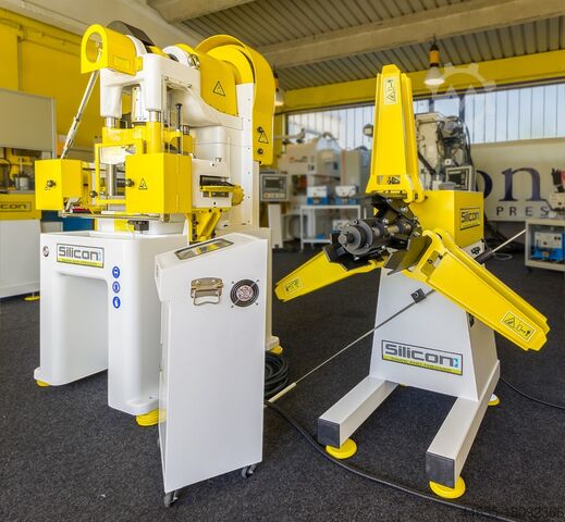 Automatische ponsmachine Bruderer BSTA 30