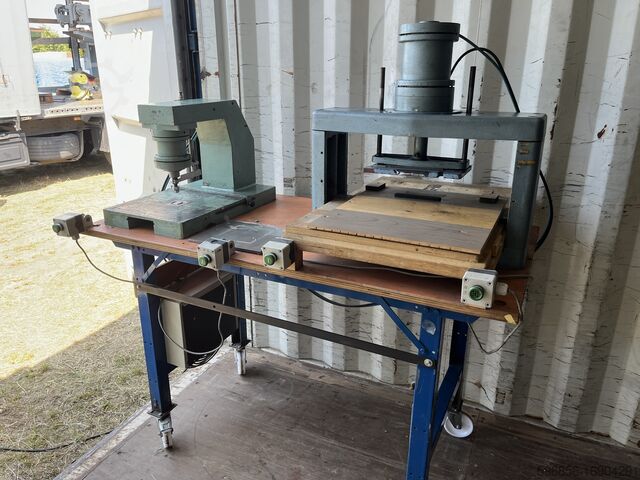 Pneumatische boekbindpers Prasa Introligatorska