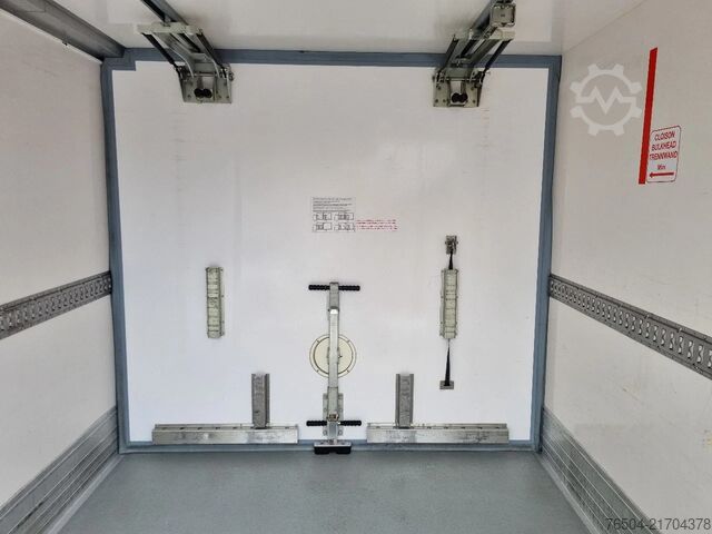 Gekoeld/bevroren transport Volvo FL 250 Carrier 750MT ATP Zwischenwand LBW Euro 6