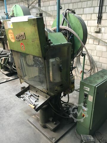 Excentrische pers met beschermend scherm Ebu EP1