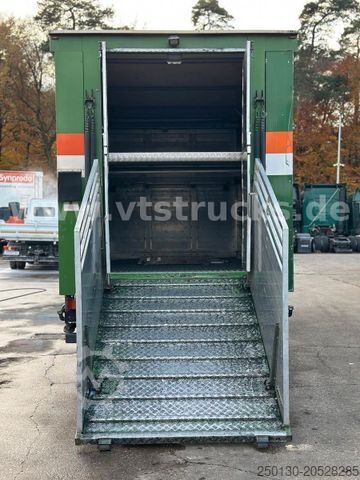 Viehtransporter LKW MERCEDES-BENZ Atego 1226 4x2 2-Stock Westrick Viehtransporter