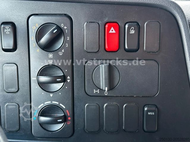 Viehtransporter LKW MERCEDES-BENZ Atego 1226 4x2 2-Stock Westrick Viehtransporter