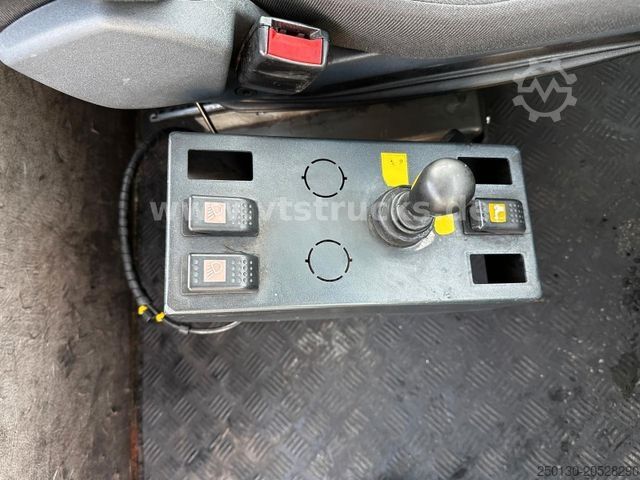 Swap body truck Terberg YT 222 Rangierfahrzeug BDF Sattelplatte