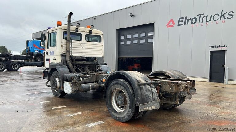 Chassis com cabina MAN 18.310 (6 CYLINDER / MANUAL PUMP / BIG AXLE / M...