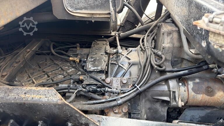 Chassis com cabina MAN 18.310 (6 CYLINDER / MANUAL PUMP / BIG AXLE / M...