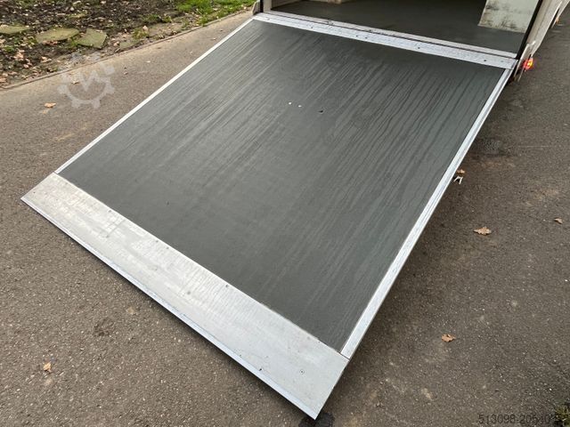 Box van VOLKSWAGEN CRAFTER 2.0TDI XXXL KOFFER RAMPE KAMERA 177 PS