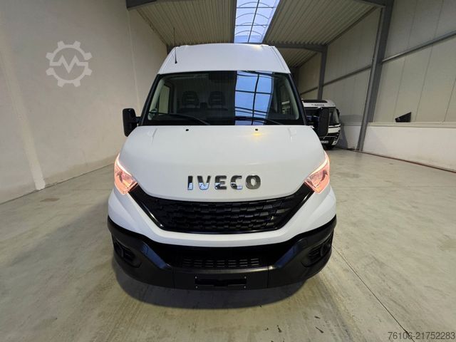 Furgon z wysokim dachem IVECO Daily 50C18 Kastenwagen *Navi*Ahk**