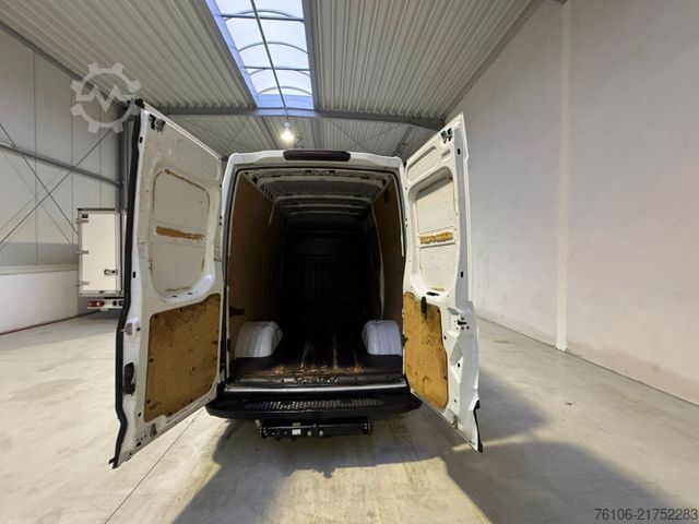 Furgon z wysokim dachem IVECO Daily 50C18 Kastenwagen *Navi*Ahk**