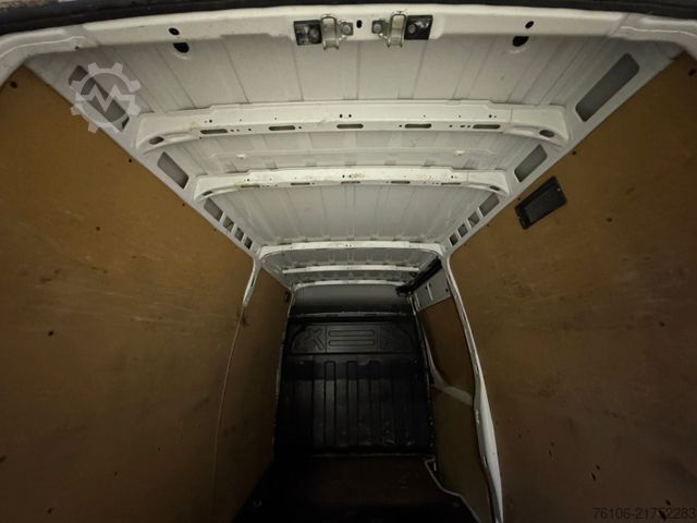 Furgon z wysokim dachem IVECO Daily 50C18 Kastenwagen *Navi*Ahk**