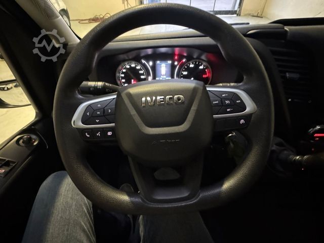 Furgon z wysokim dachem IVECO Daily 50C18 Kastenwagen *Navi*Ahk**