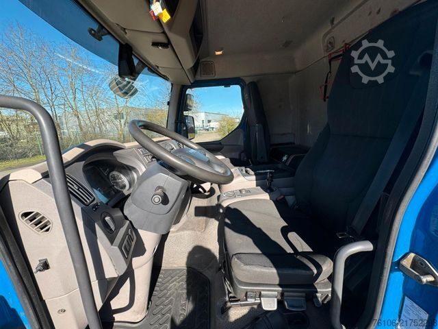 Camion plateau avec bâche DAF LF 12.230 Pritsche Plane +Ladebordwand
