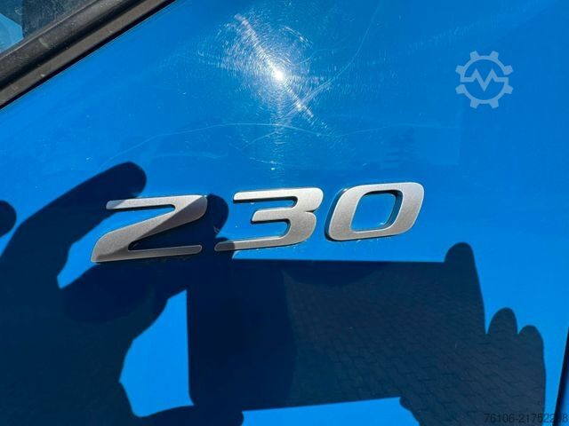 Camion plateau avec bâche DAF LF 12.230 Pritsche Plane +Ladebordwand