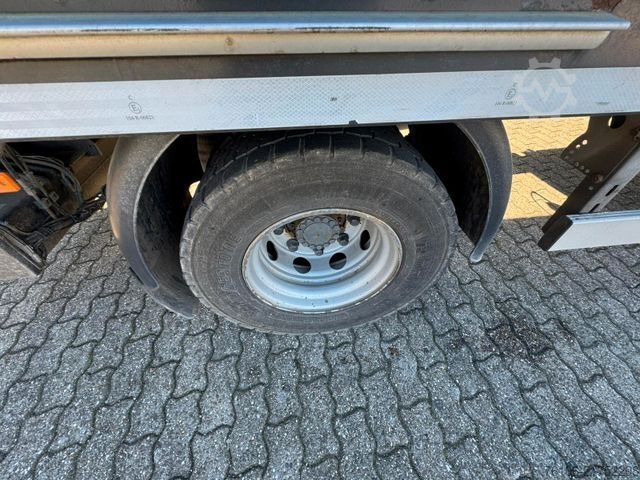 Camion plateau avec bâche DAF LF 12.230 Pritsche Plane +Ladebordwand