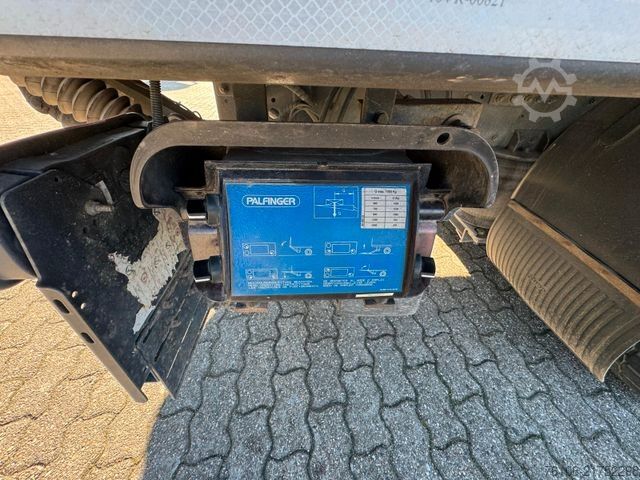 Camion plateau avec bâche DAF LF 12.230 Pritsche Plane +Ladebordwand