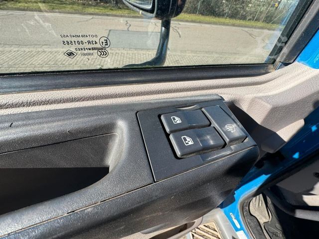 Camion plateau avec bâche DAF LF 12.230 Pritsche Plane +Ladebordwand