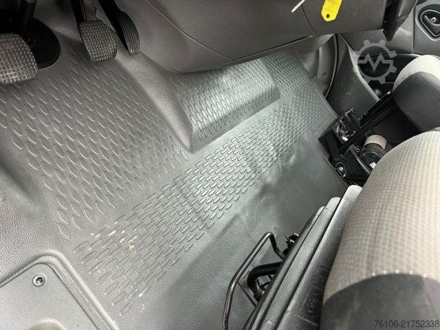 Izotermiczny van chłodnia IVECO Daily 35S13 Kühlkoffer C33-Type 526EV