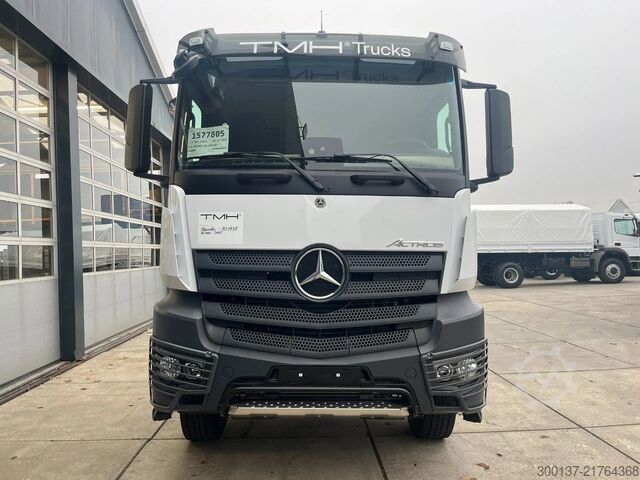 MTS standard Mercedes-Benz Actros 2045 S 4x2 Tractor Head