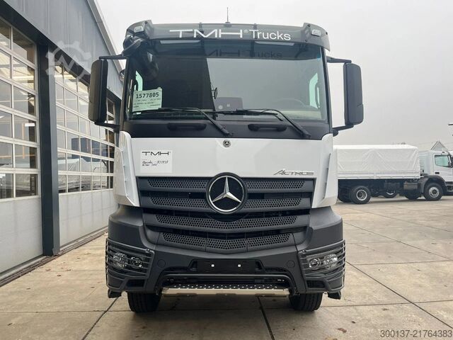 MTS standard Mercedes-Benz Actros 2045 S 4x2 Tractor Head