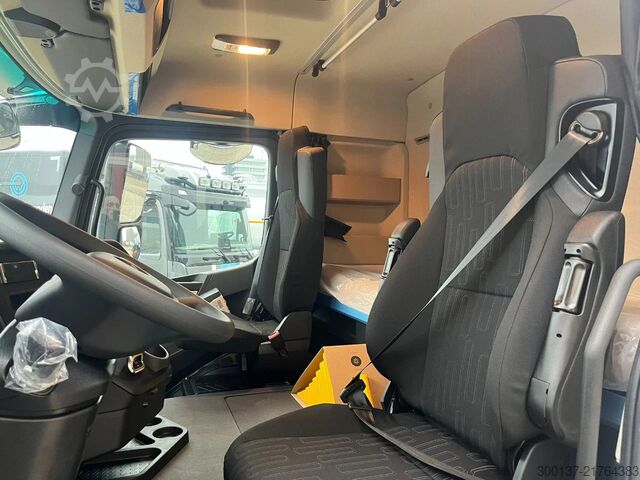 MTS standard Mercedes-Benz Actros 2045 S 4x2 Tractor Head