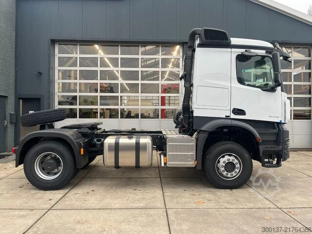 MTS standard Mercedes-Benz Actros 2045 S 4x2 Tractor Head