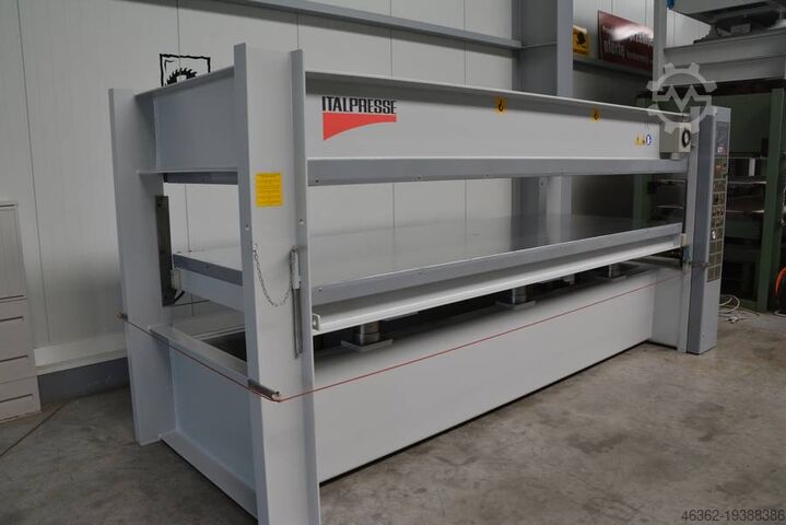 Fineerpers Italpresse UT/6L Prasa do forniru