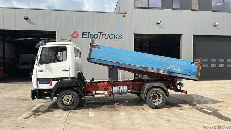 Ανατρεπόμενο φορτηγό Mercedes-Benz SK 809 (POMPE MANUELLE / MANUAL PUMP / HELPER /...