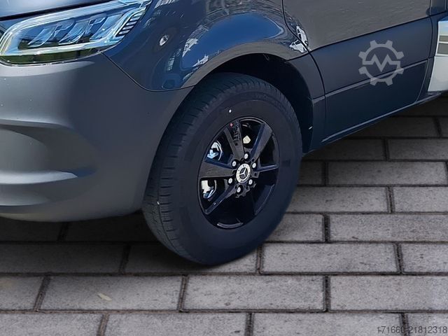 Półzintegrowany kamper HYMER/ERIBA B-Klasse MC T 680