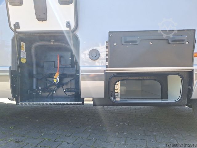 Półzintegrowany kamper HYMER/ERIBA B-Klasse MC T 680