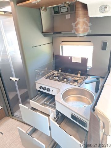 Półzintegrowany kamper HYMER/ERIBA B-Klasse MC T 680