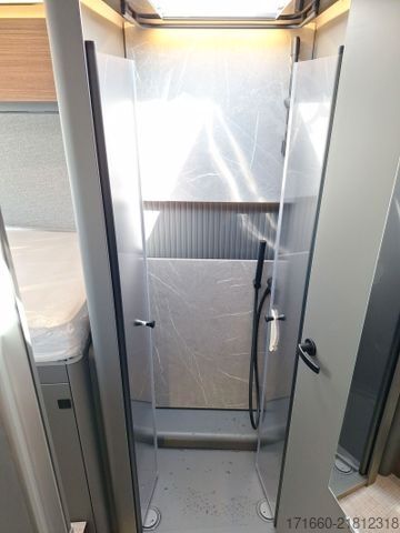 Półzintegrowany kamper HYMER/ERIBA B-Klasse MC T 680