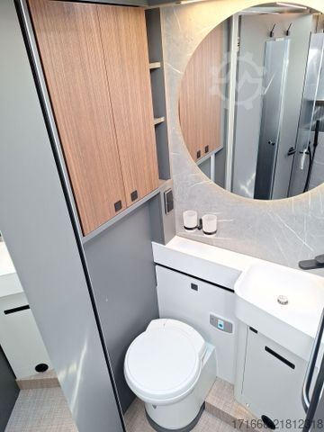 Półzintegrowany kamper HYMER/ERIBA B-Klasse MC T 680