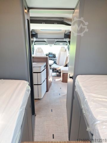 Półzintegrowany kamper HYMER/ERIBA B-Klasse MC T 680