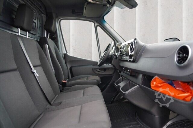 Magas tetős furgon Mercedes-Benz Sprinter 317 CDI Hochdach L2H2 Pro