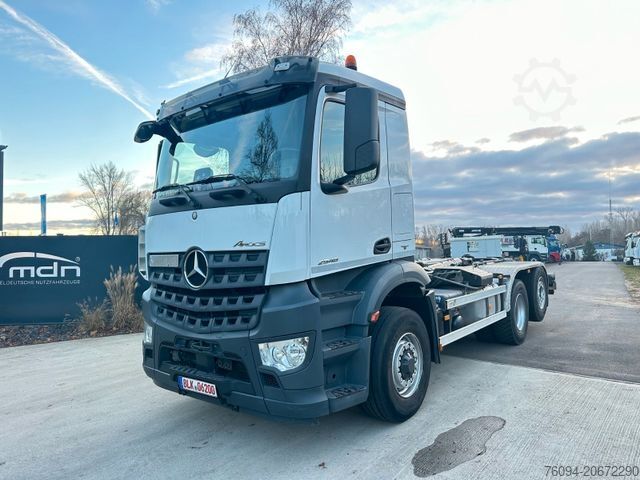 Abrollkipper MERCEDES-BENZ Arocs 2548 6x4-2 Allrad Abrollkipper RS 3,9m