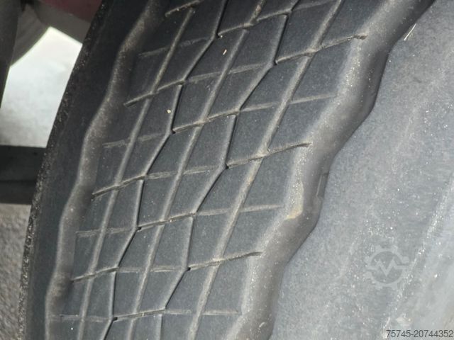 Semi-remorque fourgon SCHMITZ CARGOBULL SCB S3B SKO24/L * LIFT * ALCOA * 1.HAND *