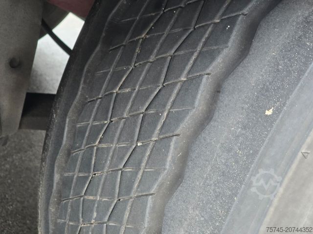 Semi-remorque fourgon SCHMITZ CARGOBULL SCB S3B SKO24/L * LIFT * ALCOA * 1.HAND *