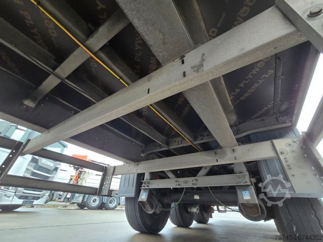 Semi-remorque fourgon SCHMITZ CARGOBULL SCB S3B SKO24/L * LIFT * ALCOA * 1.HAND *