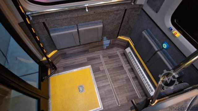 Miniautocarro MERCEDES-BENZ Sprinter 517 Heckniederflur Vorlauffahrzeug