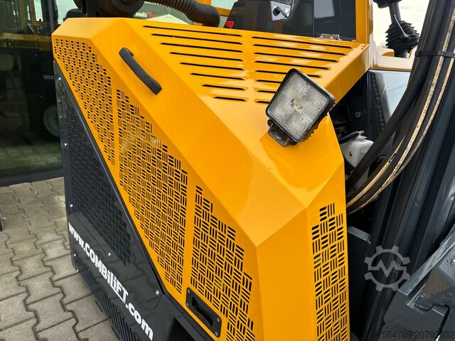 4-way forklift Combilift CB3000// LPG // 2017 year /Toyota engine