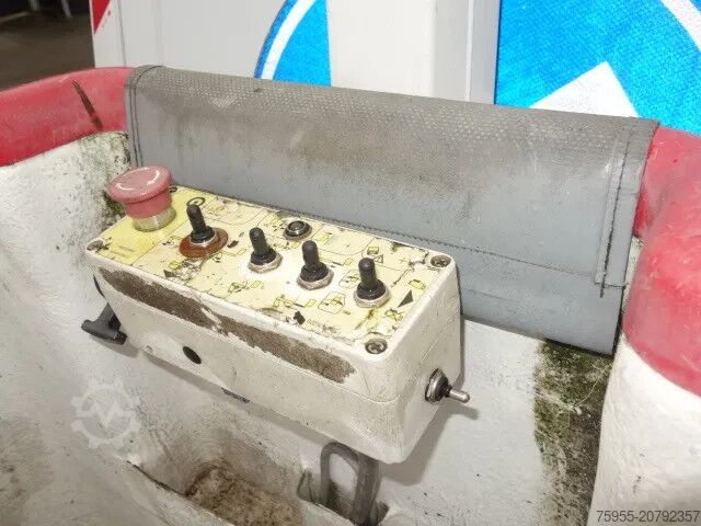 Lifting platform Renault Master ELEVATEUR FRANCE 12 METER EURO 6,AIRCO