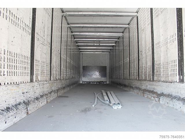 Skr. chlad./iz./pro cerst. výr. Krone semirimorchio isotermico doppio piano usato