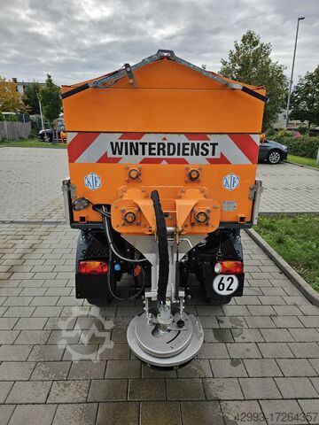 Uitrusting voor winteronderhoud MULTICAR M29 C