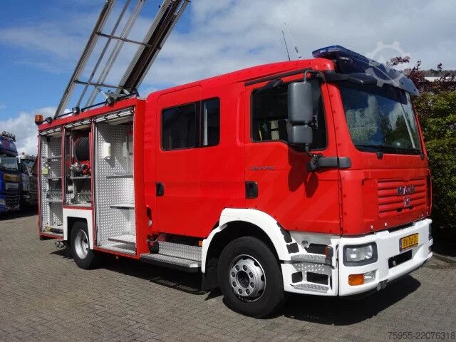 Camión de bomberos MAN TGM 15.240 godiva pump 2000liter water and 200 ...