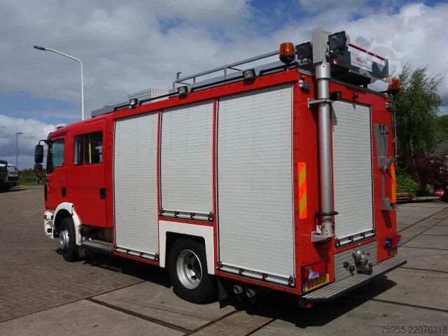 Camión de bomberos MAN TGM 15.240 godiva pump 2000liter water and 200 ...
