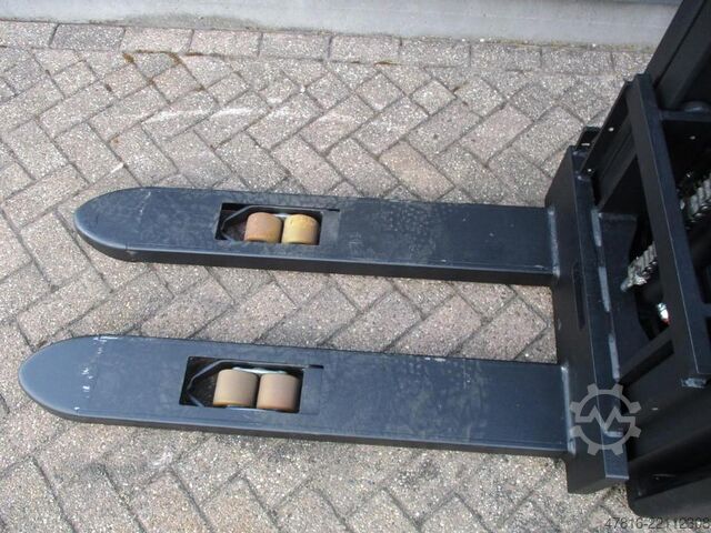 Hoogheffende palletwagen TOYOTA SWE160